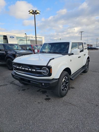 2026 Ford Bronco Outer Banks