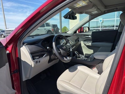 2023 Cadillac XT4 Premium Luxury