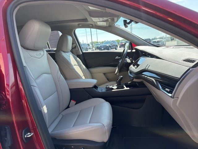 2023 Cadillac XT4 Premium Luxury