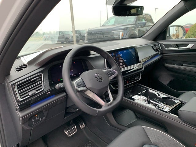 2025 Volkswagen Atlas Cross Sport 2.0T SEL Premium R-Line