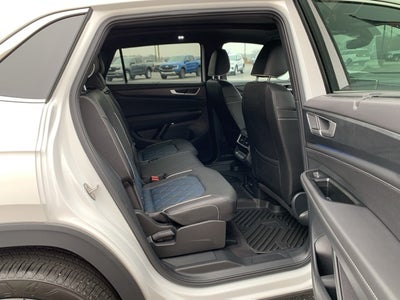 2025 Volkswagen Atlas Cross Sport 2.0T SEL Premium R-Line