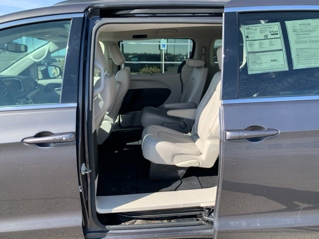 2021 Chrysler Voyager LXI