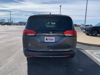 2021 Chrysler Voyager LXI