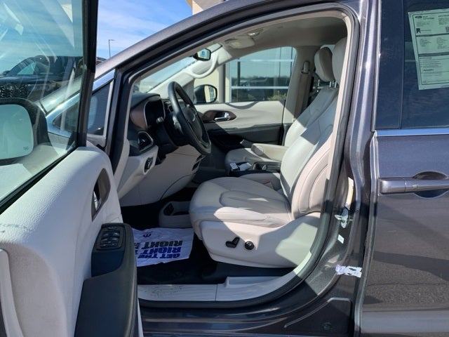 2021 Chrysler Voyager LXI