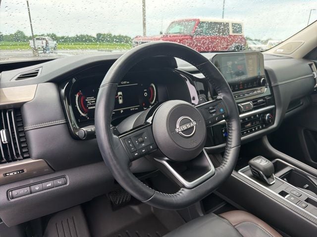 2022 Nissan Pathfinder Platinum
