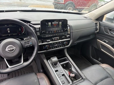 2022 Nissan Pathfinder Platinum