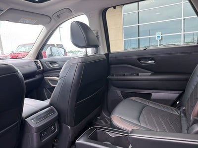 2022 Nissan Pathfinder Platinum