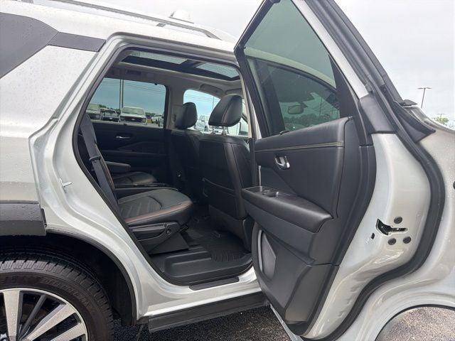 2022 Nissan Pathfinder Platinum