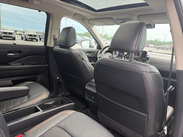 2022 Nissan Pathfinder Platinum