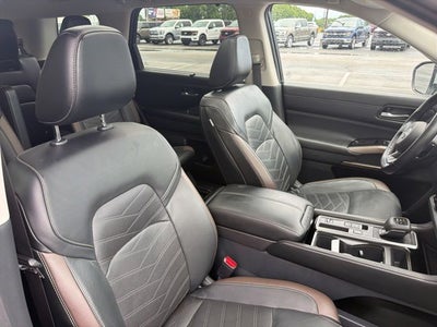 2022 Nissan Pathfinder Platinum