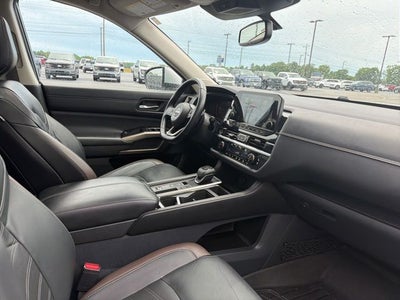 2022 Nissan Pathfinder Platinum