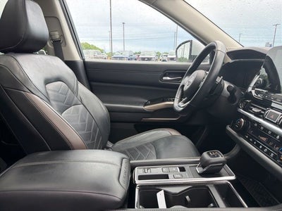 2022 Nissan Pathfinder Platinum