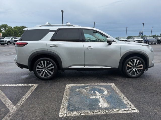 2022 Nissan Pathfinder Platinum