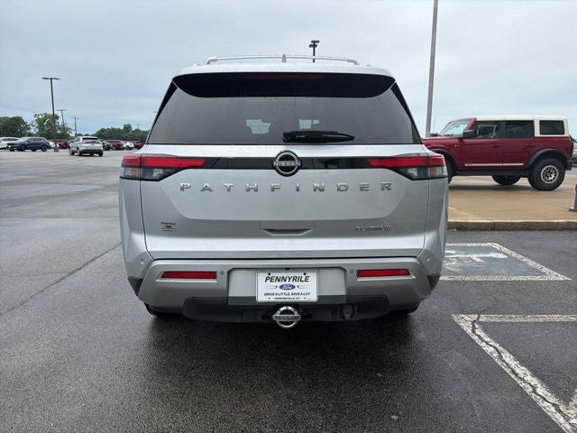 2022 Nissan Pathfinder Platinum