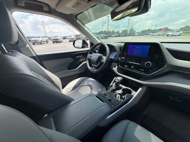 2024 Toyota Highlander XLE