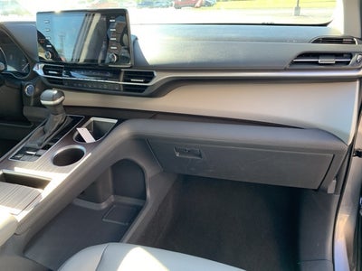 2023 Toyota Sienna XLE