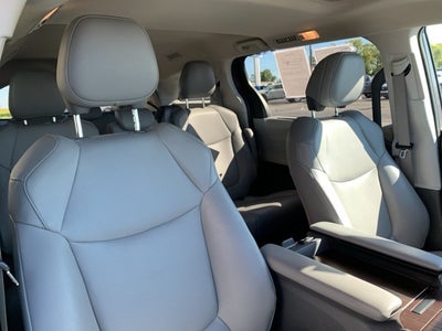 2023 Toyota Sienna XLE