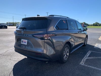 2023 Toyota Sienna XLE