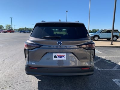 2023 Toyota Sienna XLE